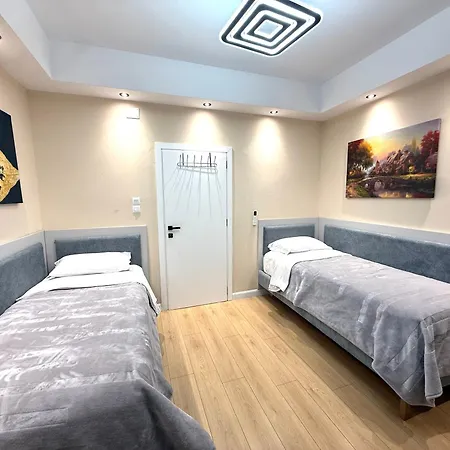 Prime Location - Shared Bath Penzion *