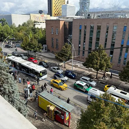 Prime Location - Shared Bath Pensión