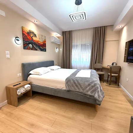 Prime Location - Shared Bath Tirana